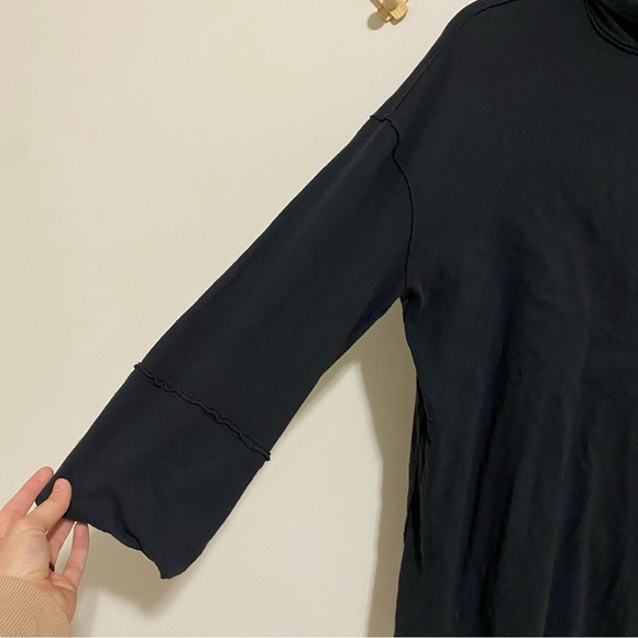 We the Free Navy Blue Long Sleeve Mock Neck Top size Medium - Picture 2 of 9